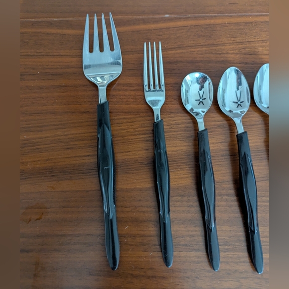 Vintage Cutco Classic Black Handle Place Setting Flatware Spoons Forks Pre Owned - Picture 2 of 6